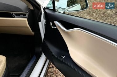 Ліфтбек Tesla Model S 2015 в Кропивницькому