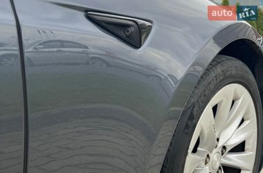 Лифтбек Tesla Model S 2017 в Львове