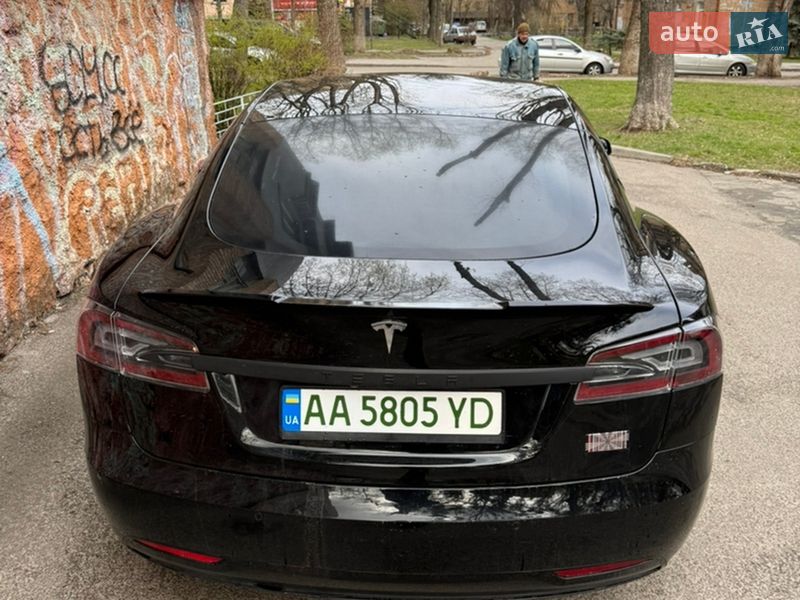 Ліфтбек Tesla Model S 2018 в Києві