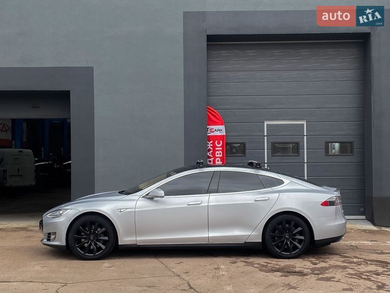 Лифтбек Tesla Model S 2013 в Киеве