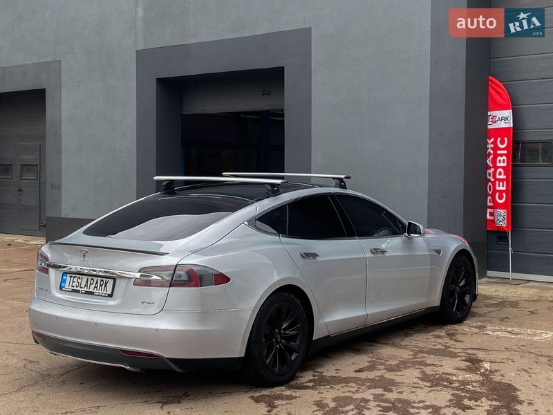 Лифтбек Tesla Model S 2013 в Киеве
