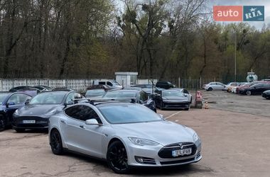 Лифтбек Tesla Model S 2013 в Киеве