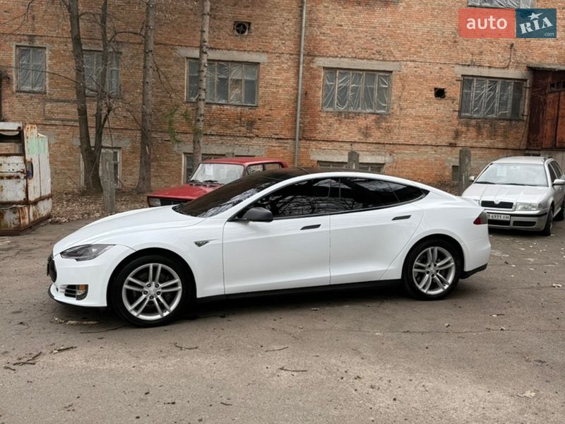 Ліфтбек Tesla Model S 2014 в Умані фото 3 Ліфтбек Tesla Model S 2014 в Умані
