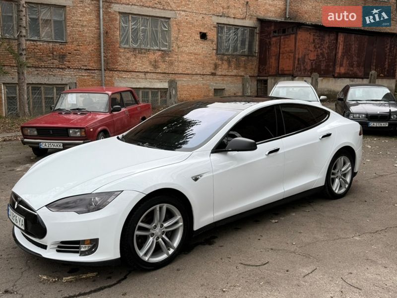 Ліфтбек Tesla Model S 2014 в Умані фото 10 Ліфтбек Tesla Model S 2014 в Умані