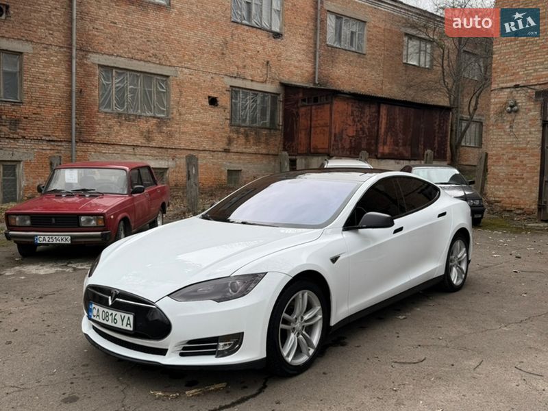 Ліфтбек Tesla Model S 2014 в Умані фото 12 Ліфтбек Tesla Model S 2014 в Умані