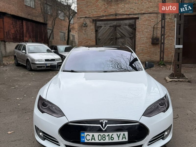 Ліфтбек Tesla Model S 2014 в Умані фото 15 Ліфтбек Tesla Model S 2014 в Умані