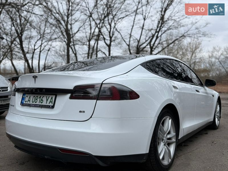 Ліфтбек Tesla Model S 2014 в Умані фото 22 Ліфтбек Tesla Model S 2014 в Умані