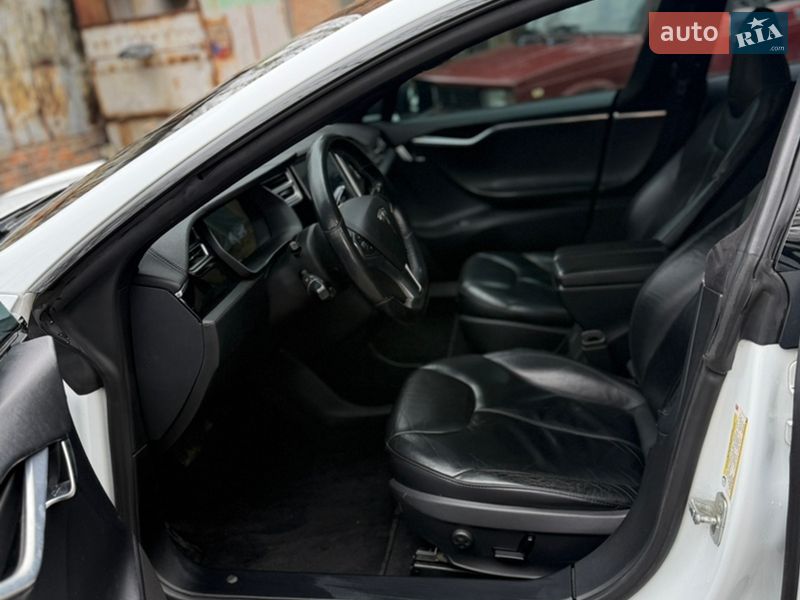 Ліфтбек Tesla Model S 2014 в Умані фото 29 Ліфтбек Tesla Model S 2014 в Умані