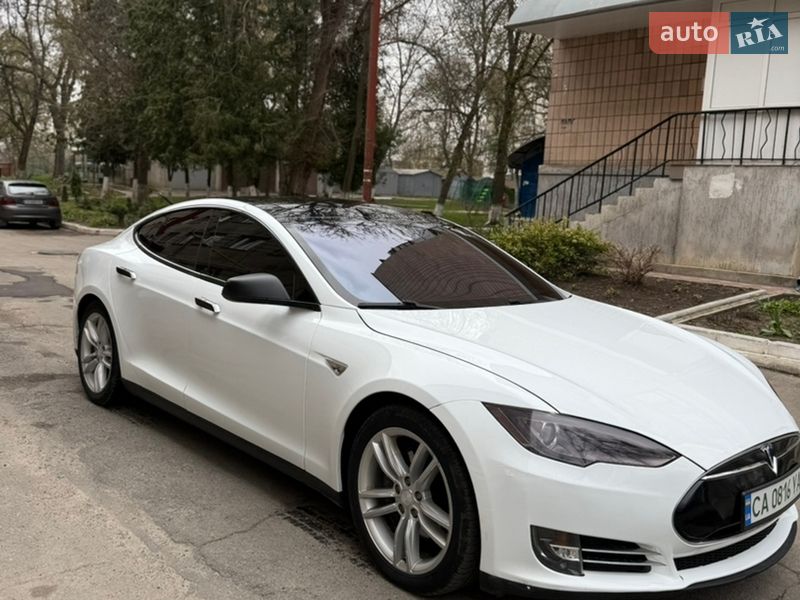 Ліфтбек Tesla Model S 2014 в Умані фото 47 Ліфтбек Tesla Model S 2014 в Умані