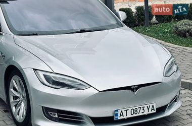 Лифтбек Tesla Model S 2016 в Ивано-Франковске
