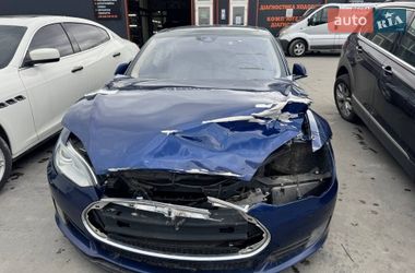 Лифтбек Tesla Model S 2016 в Львове