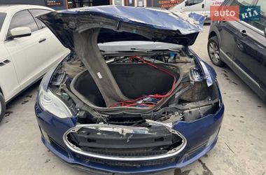 Лифтбек Tesla Model S 2016 в Львове