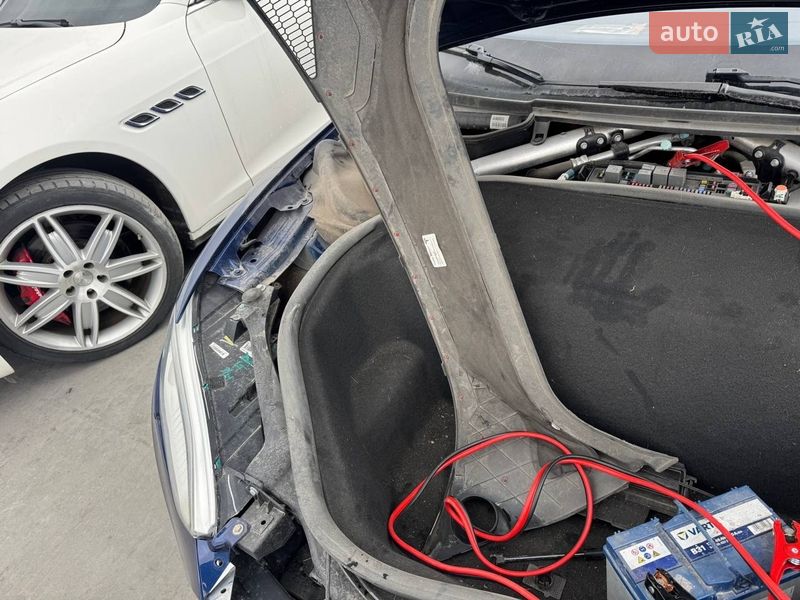 Лифтбек Tesla Model S 2016 в Львове