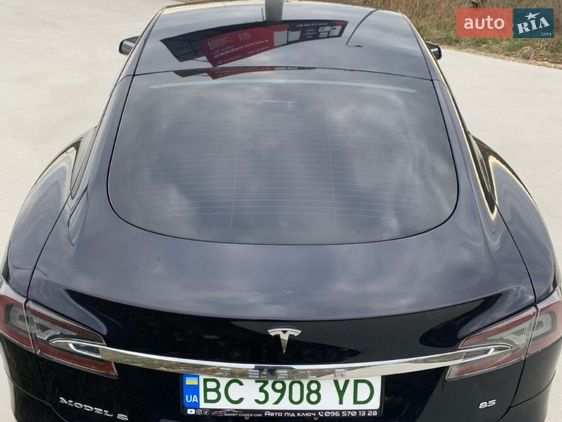 Ліфтбек Tesla Model S 2013 в Львові