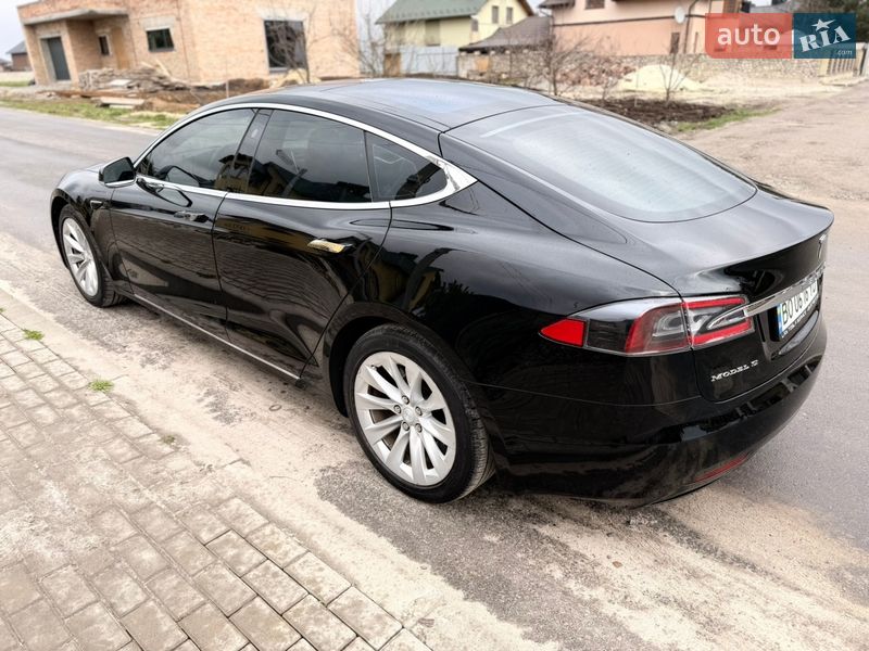Лифтбек Tesla Model S 2017 в Тернополе