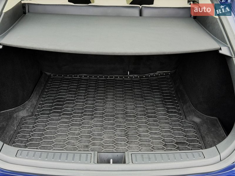 Ліфтбек Tesla Model S 2018 в Києві фото 25 Ліфтбек Tesla Model S 2018 в Києві