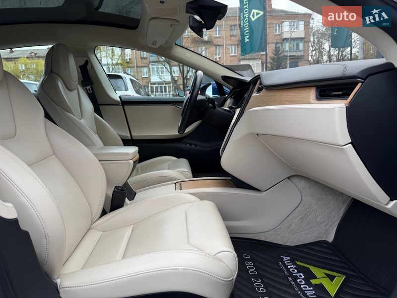 Ліфтбек Tesla Model S 2018 в Києві фото 35 Ліфтбек Tesla Model S 2018 в Києві