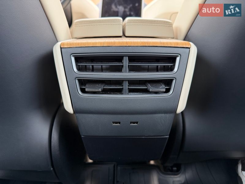 Ліфтбек Tesla Model S 2018 в Києві фото 37 Ліфтбек Tesla Model S 2018 в Києві