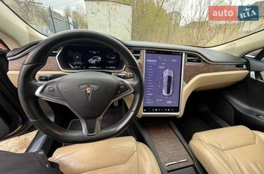 Лифтбек Tesla Model S 2017 в Львове