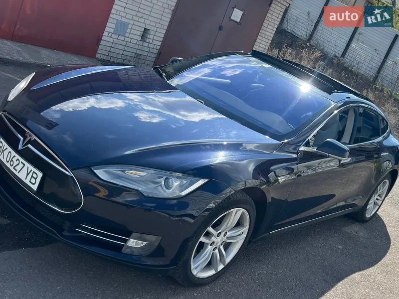 Tesla Model S
