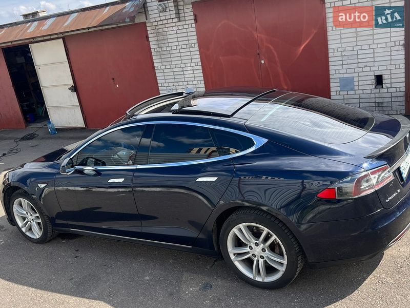 Ліфтбек Tesla Model S 2014 в Рівному