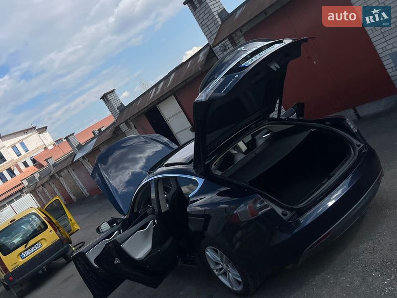Ліфтбек Tesla Model S 2014 в Рівному