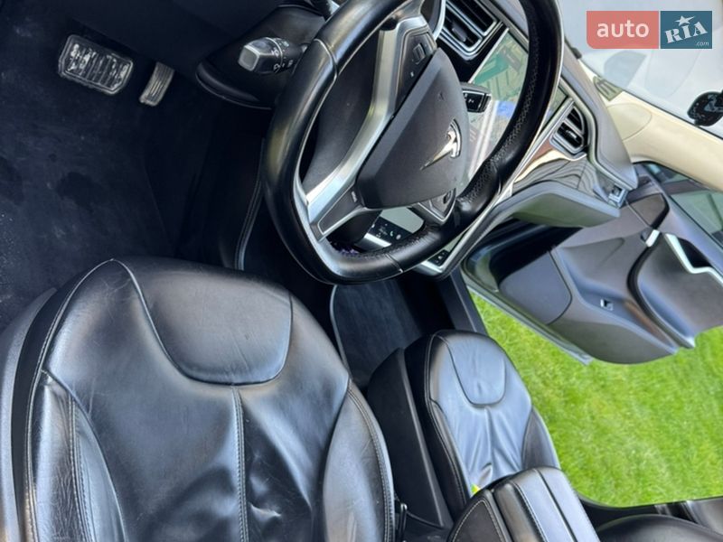 Ліфтбек Tesla Model S 2014 в Чернівцях