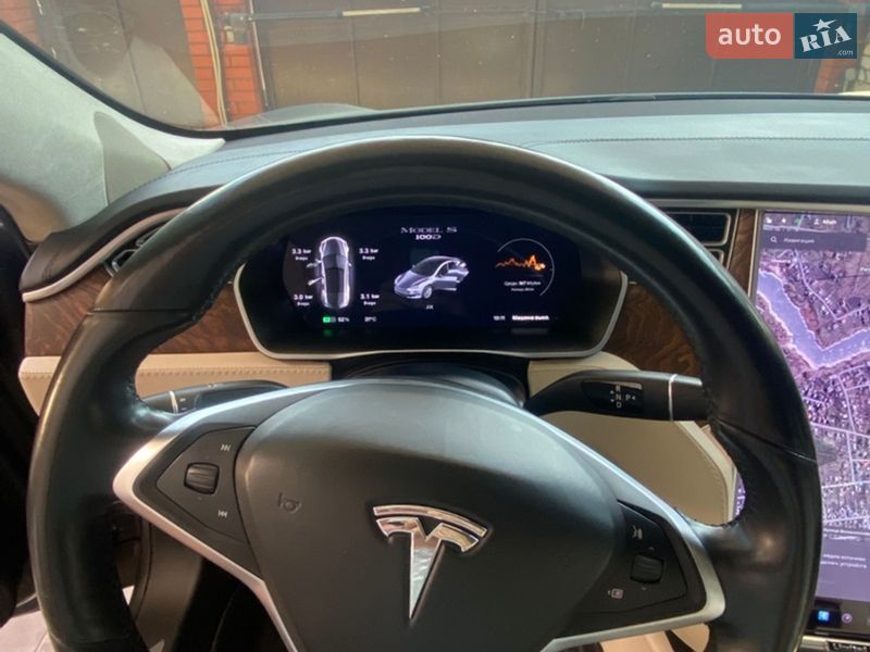 Лифтбек Tesla Model S 2017 в Кременчуге