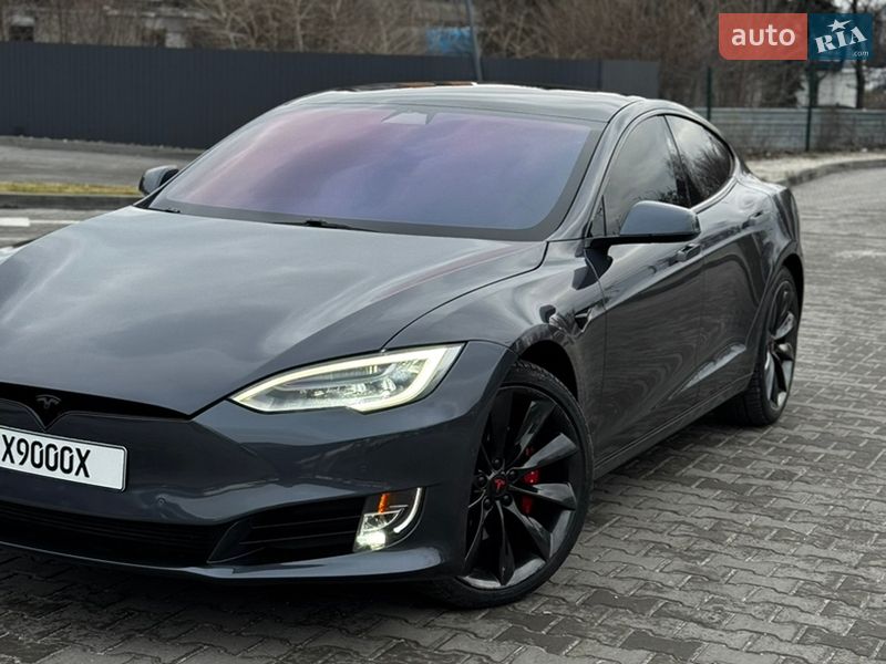Лифтбек Tesla Model S 2019 в Днепре