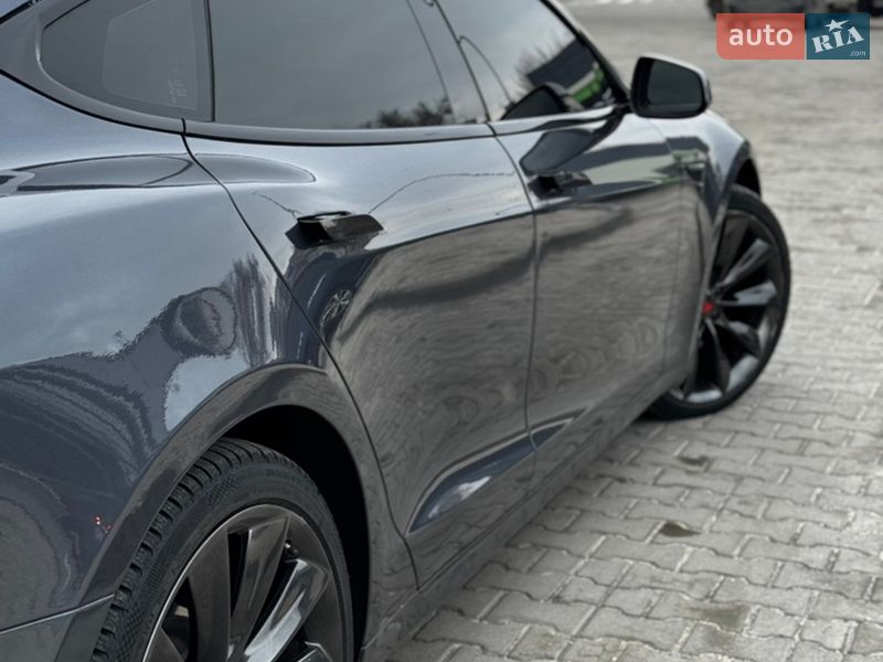 Лифтбек Tesla Model S 2019 в Днепре