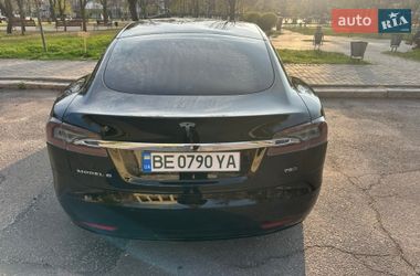 Лифтбек Tesla Model S 2018 в Николаеве