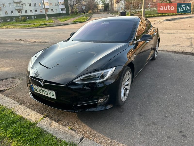 Лифтбек Tesla Model S 2018 в Николаеве