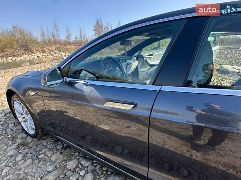 Ліфтбек Tesla Model S 2015 в Богородчанах