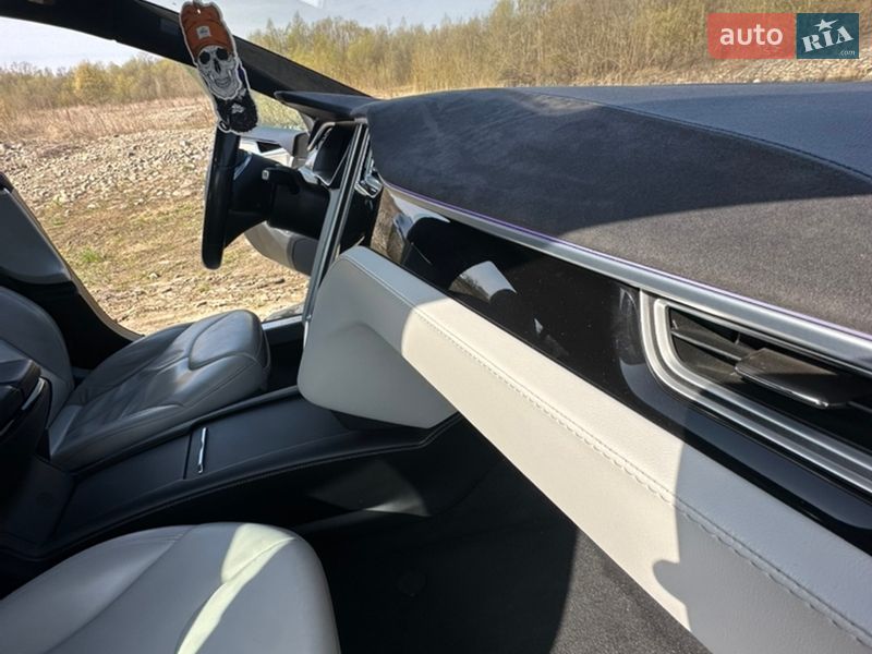 Ліфтбек Tesla Model S 2015 в Богородчанах