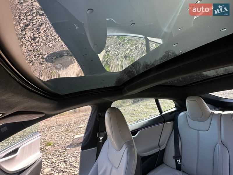 Ліфтбек Tesla Model S 2015 в Богородчанах