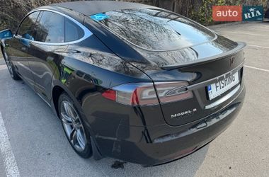 Лифтбек Tesla Model S 2016 в Киеве