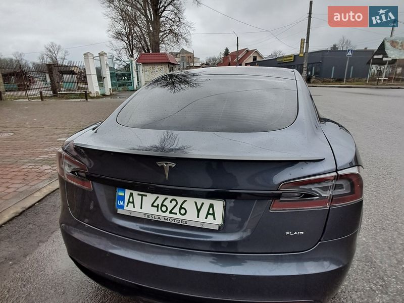 Лифтбек Tesla Model S 2021 в Коломые