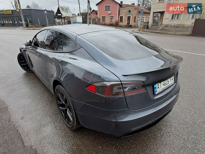 Лифтбек Tesla Model S 2021 в Коломые