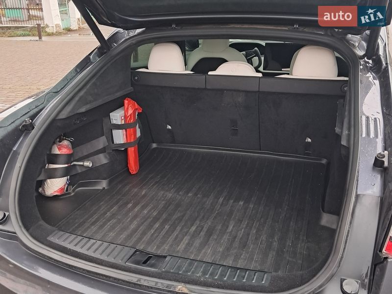 Лифтбек Tesla Model S 2021 в Коломые