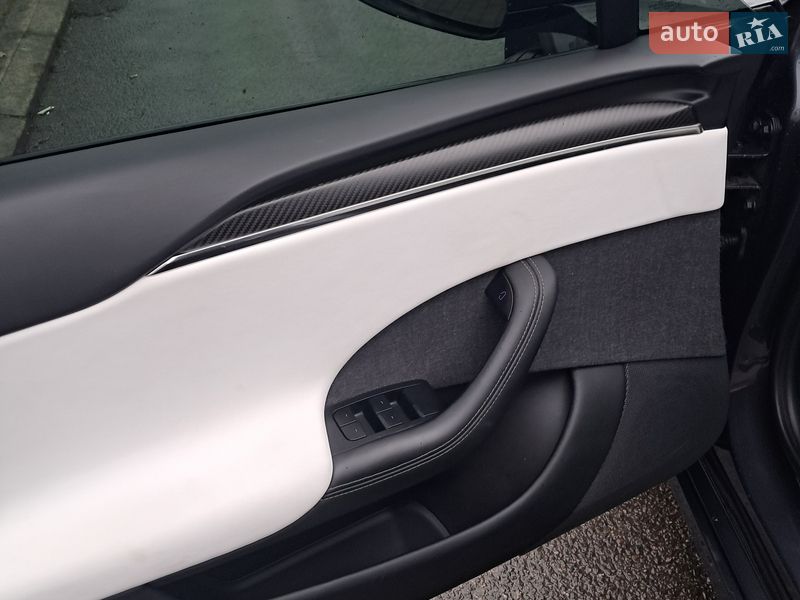 Лифтбек Tesla Model S 2021 в Коломые