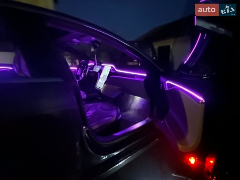 Ліфтбек Tesla Model S 2015 в Богородчанах