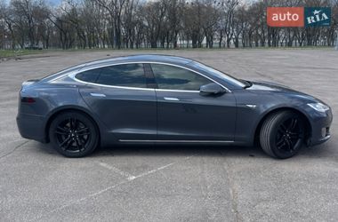 Ліфтбек Tesla Model S 2015 в Миколаєві
