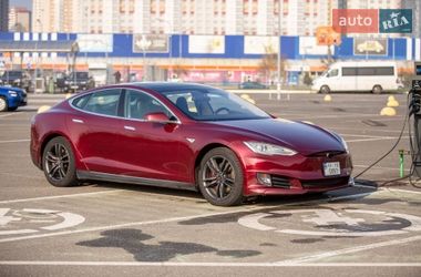 Лифтбек Tesla Model S 2012 в Киеве