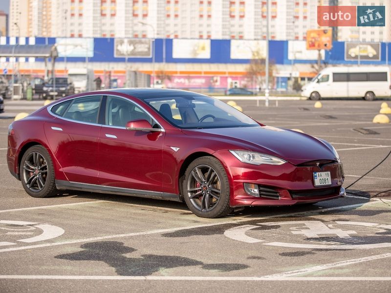 Лифтбек Tesla Model S 2012 в Киеве