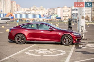 Лифтбек Tesla Model S 2012 в Киеве
