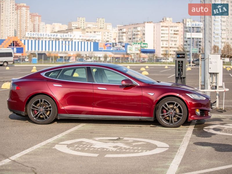 Лифтбек Tesla Model S 2012 в Киеве
