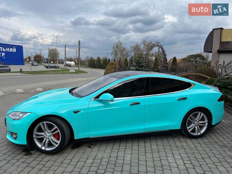 Ліфтбек Tesla Model S 2013 в Шепетівці