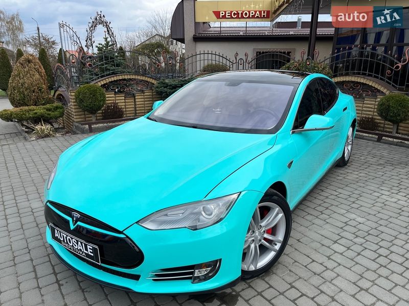Ліфтбек Tesla Model S 2013 в Шепетівці