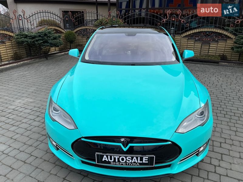 Ліфтбек Tesla Model S 2013 в Шепетівці