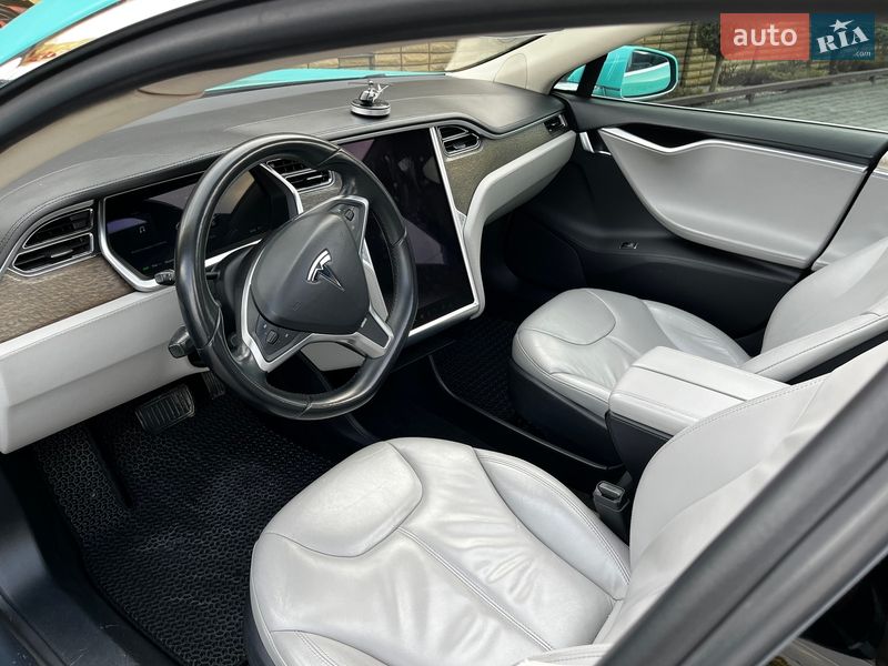 Ліфтбек Tesla Model S 2013 в Шепетівці
